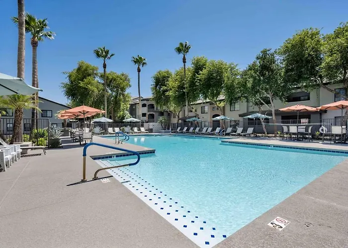 Boulevard Quiet Modern 1br Pickleball Pool Parking Gym 08 Chandler