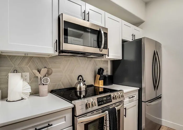 Boulevard Quiet Modern 1br Pickleball Pool Parking Gym 08 Chandler