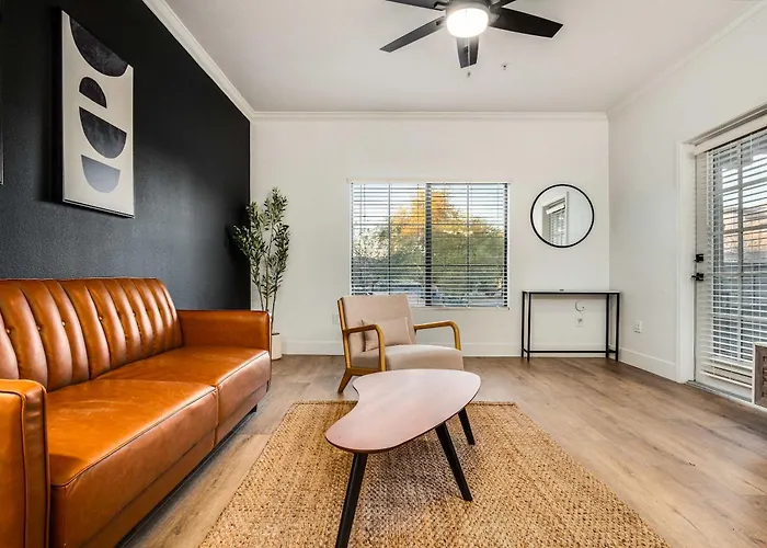 Boulevard Quiet Modern 1br Pickleball Pool Parking Gym 08 Chandler